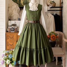 英国のお嬢様クラシカルジャンパースカート（フォレストグリーン） Green Ruffled Skirt For Fall, Frilled Dress, Halter Dress Short, Jumper Skirt, Flounced Dress, Bow Blouse, Ruffle Shirt, Skirt Belt, Vintage Elegant