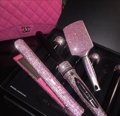 Future Cosmetologist, Hair Tool Set, Bling Ideas, Mode Rose, Glitter Rosa, Hair Supplies, Expensive Taste, Hair Brushes, Birthday Idea