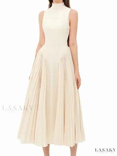 Lasaky - Elegant Waist-Defining Maxi Dress: Fashionable and Personalized with Pleated Round Neckline and Sleeveless Design Empire Silhouette Dress, Empire Silhouette, Vestidos Color Rosa, Silhouette Dress, Dress With Pleats, Basic Skirt, Wedding Dresses For Girls, Aline Dress, Blush Dresses