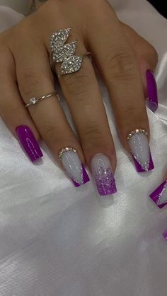 After fur nails, you probably thought that you had seen all the craziest nail art ideas. Purple Nail Art Designs, Purple Glitter Nails, Fancy Nail Art, Purple Nail Art, Purple Acrylic Nails, Purple Nail Designs, Fancy Nails Designs, Nails Design With Rhinestones