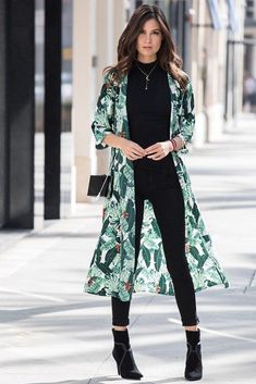 Lookbook Inspiration, Mom Group, Kimono Outfit, Mode Kimono, Open Board, Fashion Blogs, Woman's Fashion, Amazing Fashion