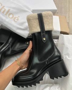 Chloe Boots, Aesthetic Shoes, Swag Shoes, Pretty Shoes, Dream Shoes