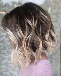 Medium Bob Balayage Brown, Brunettes Balayage, Short Wavy Hairstyles, Wavy Hairstyles, Fun Hair, Short Wavy Hair, Short Wavy