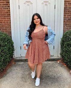 Outfit Ideas For Medium Size Women, Chubby Girl Outfits, Chubby Style, Girl Outfit Ideas, Simple Spring Outfits, Outfits Gorditas, Chubby Fashion, Mode Inspo, Curvy Girl Outfits