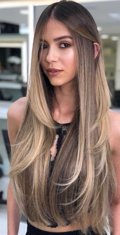 Gorgeous Hair Color, Brunette Balayage Hair, Long Hair Color, Haircuts Straight Hair, Natural Women, Brown Blonde Hair, Long Blonde, Long Layered Hair