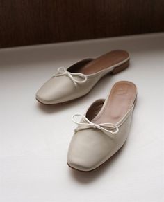 Flat Slippers, Creme Color, Flat Slipper, Slippers Women, Leather Slippers, Goat Leather, Colored Leather, Ballet Flat, Chanel Ballet Flats