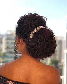 Long Curly Wedding Hair, Bridesmaid Hair Curly, Occasion Hairstyles, Curly Bridal Hair, Curly Hair Drawing, Easy Updo Hairstyles