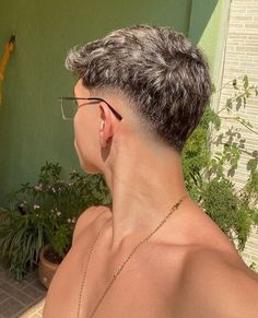 Top 50 Trendy & Cool Men's Fade Haircuts: Detailed Gallery | 50 Best Fade Haircuts for Men (Detailed Gallery) | Aesthetic Hairstyles For Men Triangle Face, Low Taper Fade Haircut, Haircut Selfie, Photo Hijab, Drop Fade Haircut