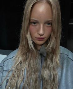 Hime Cut, Blonde Eyebrows, Light Brow, Big Forehead, Dream Aesthetic, Haircut Inspiration, Pretty Hair Color, Editorial Makeup, Girls World