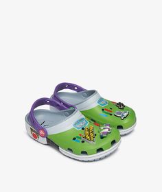 Welcome to Crocs, a brand known for its iconic and comfortable footwear. With a vision to deliver fun and practical shoes, Crocs has become a staple in many wardrobes.Introducing the Kid's Classic Clog 'Buzz' x Toy Story in Multicolor for the upcoming Spring/Summer 2024 season. The Crocs Classic Clog model is renowned for its lightweight design and durability, making it a favorite among kids. These Zuecos and Chanclas combine style and comfort, perfect for your little one's adventures.Elevate yo Cool Crocs, Shoes Crocs, Toy Story Buzz, Crocs Classic Clogs, Spring Summer 2024, Unique Shoes, Keith Haring, Bank Card, Shoe Game