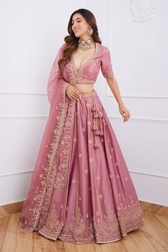 Simple Engagement Lehenga, Simple Lehanga Ideas, Pink Gota Work Lehenga For Eid, Pink Lehenga With Gota Work For Eid, Pink Kundan Lehenga For Eid, Pink Chandbali Choli With Intricate Embroidery, Pink Lehenga With Gota Work For Wedding, Elegant Pink Lehenga With Gota Work, Pink Gota Work Gown For Diwali