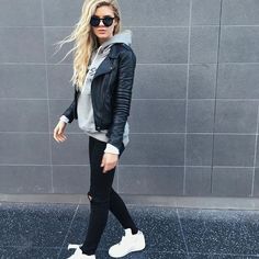 White Sneakers Outfit, Dressy Casual Outfits, Urban Street Style, Mode Inspo, Looks Chic, Dressy Outfits, Inspired Outfits, Casual Winter Outfits