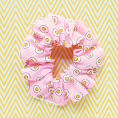 The fried eggs hair scrunchie is back! 🍳 Kitsch Hair, Egg For Hair, Lamb Decorations, Kawaii Hairstyles, Black Tulips, Fried Eggs