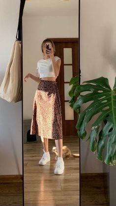 Fest Outfits, Long Skirt Outfits, Casual Day Outfits, Elegante Casual, Outfit Trends, Inspired Outfits, Date Outfits, Wide Pants, Casual Style Outfits