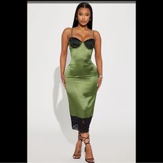 Graduation Dress Baddie, Satin Green Dress, Green Satin Dress, Dresses Fashion Nova, Free Dresses, Fashion Nova Dress, Satin Midi Dress, Green Satin, Dress With Lace