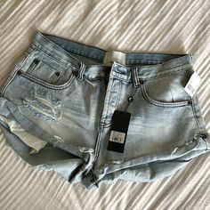 One Teaspoon Women’s Denim Short, Never Worn, With Tags Size:28 Teaspoon Shorts, One Teaspoon Shorts, Size 28 Jeans, One Teaspoon, Denim Short, Denim Shorts Women, Jean Shorts, Denim Shorts, Color Blue