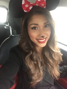 Minnie Mouse makeup costume ComicCon 2015 Mini Mouse Makeup Ideas, Minnie Mouse Costume Makeup, Minnie Mouse Halloween Makeup, Minnie Makeup, Mouse Make Up, Minnie Costume