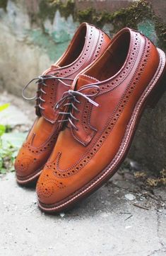 Men's Brown Color Wing Tip Full Brogue Rounded toe Vintage Leather Lace up Shoes on Storenvy Leather Lace Up Shoes, Quality Leather Boots, Custom Design Shoes, Brogue Shoes, Derby Shoes, Up Shoes, Formal Shoes, Leather Lace, Brown Fashion