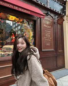 She Is Mine, Japan Autumn, Trendy Christmas Outfits, Fall Fits, How To Pose, 인물 사진, Insta Photo Ideas, Ulzzang Girl