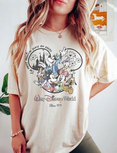 Disney Outfits For Teens, Cool Disney Outfits, Cute Disney World Outfits, Vintage Mickey And Minnie, Disney Fits, Disneyland Shirt, Outfit Disney, Disney Clothing, Cute Disney Outfits