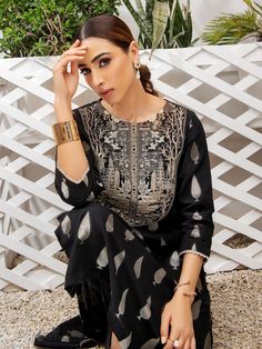 Limelight Black U1093su 2pc Summer Embroidered 2022 Original brand suit fabric and photography lite diffrance in actual print. Festive Black Floral Embroidered Palazzo Set, Black Palazzo Set With Floral Embroidery For Eid, Black Long Sleeve Lawn Suit With Floral Embroidery, Black Unstitched Floral Embroidered Palazzo Set, Black Printed Cotton Unstitched Suit, Fitted Black Printed Sets, Black Cotton Unstitched Printed Suit, Printed Black Cotton Set, Black Unstitched Long Sleeve Sets