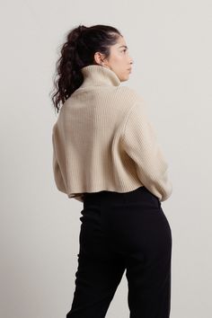 Ribbed Turtleneck Cropped Sweater Beige Turtleneck Sweater Outfit, Cropped Turtleneck Outfit, Turtleneck Sweater Outfit, Beige Turtleneck, Cropped Turtleneck, Turtleneck Outfit, Ribbed Turtleneck, Cozy Vibes, Beige Sweater