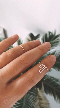 Midi drip ring handcrafted with your choice of  argentium silver, sterling silver, 14k gold fill, or 14k rose gold fill wire. This squiggly knuckle ring is waterproof and safe for sensitive skin. It is a perfect piece for someone who enjoys modern minimalist jewelry. 𝑔𝑜𝓁𝒹 𝒻𝒾𝓁𝓁 14k gold fill jewelry is an excellent choice for those seeking both quality and affordability. Crafted by bonding a thick layer of 14-karat gold to a base metal core, it offers the luxurious look of solid gold with Sterling Silver Midi Rings, Rose Gold Nose Ring, Chunky Choker Necklace, Sterling Silver Nose Rings, Midi Rings Silver, Gold Nose Hoop, Silver Nose Ring, Gold Nose Rings, Knuckle Ring