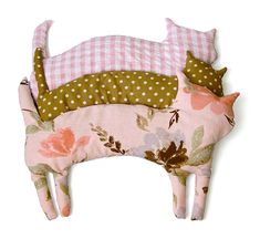 the sewing pattern for this cat pillow is easy to sew