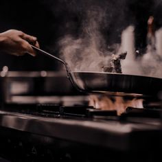 Cooking Pose Reference Drawing, Cooking Pose Reference, Chef Aesthetic, Cooking Icon, Cooking Aesthetic, Cooking Photography, Aesthetic Black And White, Man Cooking, Restaurant Photography