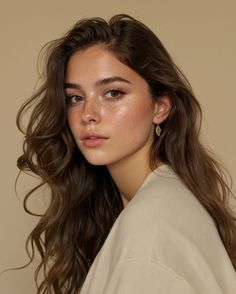 Alle Beiträge • Instagram Cool Brown Makeup, Natural Make Up Weddings, Natural Work Makeup, Senior Photos Makeup, Face Photo Reference, Soft Make Up Look Natural, Soft Look Makeup, Natural Brown Makeup, Beautiful Women's Faces