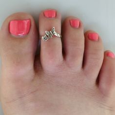 SAME DAY SHIPPING on orders received by 12 PM PST FREE FIRSTCLASS SHIPPING in U.S. on orders $35.00 or more! FREE INTERNATIONAL FIRST CLASS on orders $100.00 or more! SIZING METHOD for Toe or Midi Rings: 1) For Toe Rings, use half of your shoe size, or your full pinkie size (80% accurate) 2) Measure your Toe/Finger using a string or Dental Floss * With a piece of string or dental floss, wrap it snugly but not tight at the part of the toe/midi where you want the ring will lay (on the toes, typica Adjustable Nickel-free Toe Rings As Gift, Nickel-free Open Toe Rings For Promise, Personalized Toe Ring Jewelry, Stackable Toe Rings As Gift, Rings Boho, Barbie Sets, Knuckle Ring, Plastic Ring, Winter Nail Designs