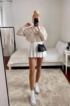 Tennis Skirt Outfits, Preppy Mode, White Skirt Outfits, Rok Outfit, Collage Outfits, Trendy Spring Outfits