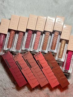 #maybelline #lipgloss #lipstick Vinyl Maybelline, Maybelline Lipgloss, Maybelline Gloss, Lipstick Maybelline, Maybelline Lipstick, Maybelline Makeup, Beauty Natural Products, Glam Makeup Look