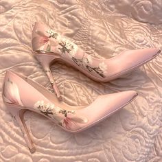 / /, / Absolutely Stunning!! Featuring Ted Baker Lpndon Flat Satin Floral Heels In Dusky Pink. The Details On These Heels Is Amazing! Rose Gold Lip At Toe, And At Back Heel, Stamped Ted Baker. Dainty Rose Gold Bow At Back Heel Adds A Very Feminine Touch. Rose Gold Metallic Sculpted Cushioned Footbed For Extra Comfort. On The Sole, It Reads In Script: “ Ted Baker Shoes, Rose Gold Shoes, Pink Wedding Shoes, Pink Luxury, Luxury Heels, Dainty Rose, Gold Lips, Court Heels, Floral Heels