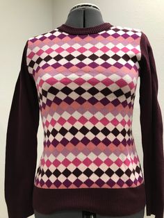 Fun and quirky argyle sweater in great colors of pink and burgundy.  Tag says "maternity," but there is not extra belly room in this delightful sweater.  Wear with jeans, a skirt, layer with pink prints or jackets.  A great statement piece.  Cotton knit and washable.  Slightly faded but otherwise in great condition. Pink Prints, Pink And Burgundy, Argyle Sweater, Vintage Sweater, Cotton Knit, Vintage Sweaters, Pink Print, Women Pullover, Gap