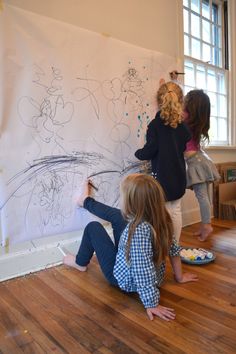 The children in art class experience what it's like to draw with their feet and mouths. Every Child Is An Artist Activities, Little Boy Drawing, Gross Motor Activity, Imagination Tree, Quiet Time Activities, Senior Activities, Drawing Activities, Poor Children, Busy Toddler