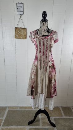 90's Dress, Fitted, Pink and Beige, Made in France, Washed with love. Size: XS Pit to pit: 40 cm Waist: 34 cm Length: 118 cm SHIPS TO MOST COUNTRIES WITH TRACKING NUMBER! Dress Grunge, Vintage Pink Dress, Dress Layered, Layered Dress, Dress Fitted, Rose Vintage, 90s Dress, Layer Dress, Grunge Style