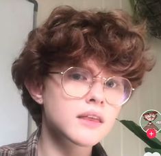 Very Short Permed Hair, Scruffy Short Hair, Tomboy Haircut For Round Faces, Curly Masculine Hair, Transboy Hair 360, Masculine Haircut Ftm Curly, Short Masc Haircuts For Round Faces, Ftm Haircut Round Face, Enby Haircuts Curly