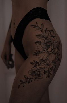 Tattoo Bein Frau, Thigh Tat, Floral Thigh Tattoos, Hip Thigh Tattoos, Hip Tattoos Women, Leg Tattoos Women