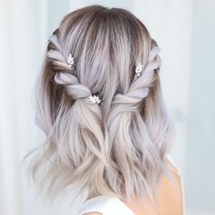 Tuns Bob Lung, Bob Wedding Hairstyles, Shorts Hair, Stacked Bob, Gold Hair Pin, Shorter Hair, Prom Hairstyles For Short Hair, Peinados Fáciles Para Cabello Corto, Wedding Hair Inspiration