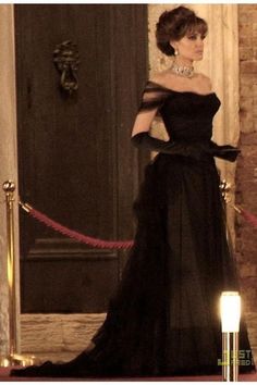 Ball Gown Black, Off The Shoulder Prom Dresses, Look Gatsby, Black Birthday Party, Vintage Ball Gown, Birthday Party Dresses, Vintage Ball Gowns, Dresses Off The Shoulder, Prom Dress Inspo