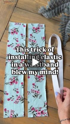 someone using scissors to cut fabric with the words, this trick of installing elastic bands in a canvas band between my mind