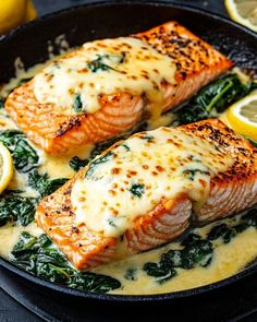 Wow Recipes, Garlic Butter Salmon, Butter Salmon, Salmon Fillets, Garlic Butter, Salt And Pepper, Spinach, Olive Oil, Garlic