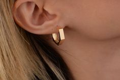 Our hexagon hoop earring is 14k solid gold. It will accompany you every day and everywhere with its minimalist and classy style. This gold hexagon hoop fits your all outfit and you don't feel any irritation thanks to its comfort when you use it. If you think of it as a gift, you can make happy your loved ones on mother's day, birthdays, valentine's day, anniversaries, or graduations. 🎁 If you want you can add a gift note for your loved ones. It arrives in a special jewelry gift box. ✨ We respon Modern Hoop Earrings With Diamond Cut For Gift, Minimalist Octagon Jewelry For Everyday, Minimalist Everyday Octagon Jewelry, Elegant Hexagon Jewelry For Everyday, Elegant Everyday Hexagon Jewelry, Modern Octagon Hoop Earrings For Gift, Modern Octagon Hoop Earrings As Gift, Elegant Octagon Hoop Earrings As Gift, Modern Octagon Hoop Earrings