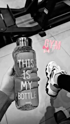 Gym Selfie Female, Gym Snaps, Fake Boyfriend Snapchat Pictures, Gym Snap, Snapchat Indian, Creative Snaps For Snapchat, Snap Streaks, Workout Pics, Celebrity Instagram