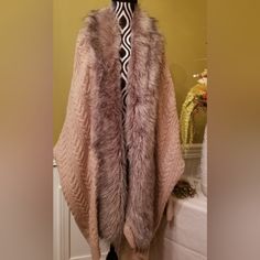 New With Tags. Size Medium (Oversize) Color: Tan Sleeves: Long Cute And Cozy For The Changing Seasons. Work Blazers Women, Military Jacket Women, Pink Peacoat, Winter Coat Dress, Faux Suede Vest, Jessica Simpson Jeans, Faux Fur Hoodie, Long Puffer Jacket, Parka Women