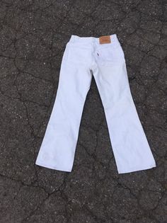 XS/S Levis 90s high waist white jeans flares bell bottoms 517 517s XS S vintage size 5 25 26 27 28 2 White Wide Leg Y2k Jeans, Y2k Wide Leg White Jeans, White Cotton Y2k Style Pants, White 90s Style Cotton Pants, White Cotton 90s Style Pants, White Y2k Jeans For Summer, Retro White Jeans For Spring, White 90s Jeans For Spring, White Retro Jeans For Spring