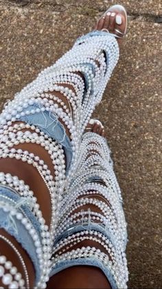 Pearl Jeans, Denim And Pearls, Snap Stories, Diy Ripped Jeans, Bling Denim, Denim And Diamonds, Shoes Outfit Fashion, Denim Ideas