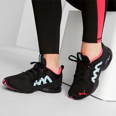 Shoes For Woman, Track Pants Women, Shoes Puma, Athletic Gear, Womens Training Shoes, Womens Bike, Training Shoes, Running Women, Womens Running Shoes