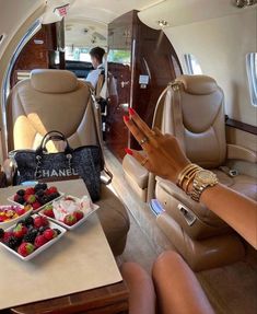 Dream Vision Board, Life Vision Board, Rich Girl Lifestyle, Life Board, Rich Lifestyle, Luxury Lifestyle Dreams, Luxe Life, Future Lifestyle, Rich Life